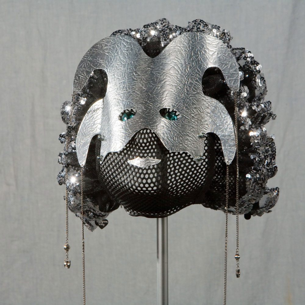 zippered mask